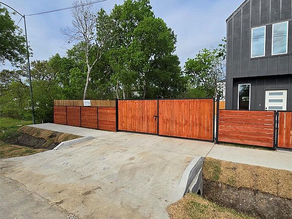 3rd image of 4562 Teton St #A-d