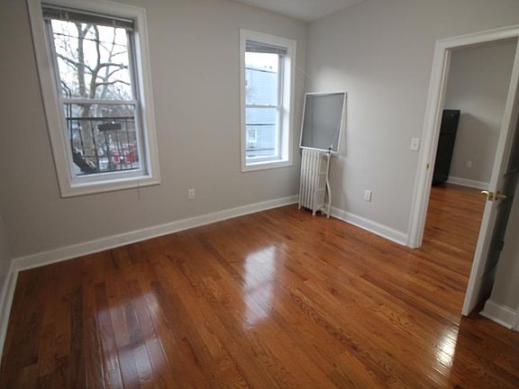 4th image of 500 Baldwin Ave #23ZZZZZZZ