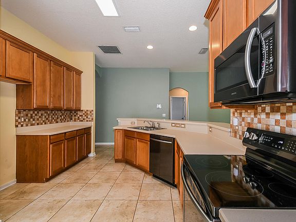 3rd image of 2624 Creekfront Dr
