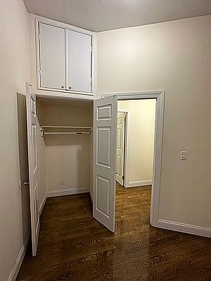 4th image of 208 E 7th St APT 1