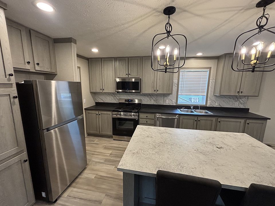 1st image of 131 Arlington Dr #131