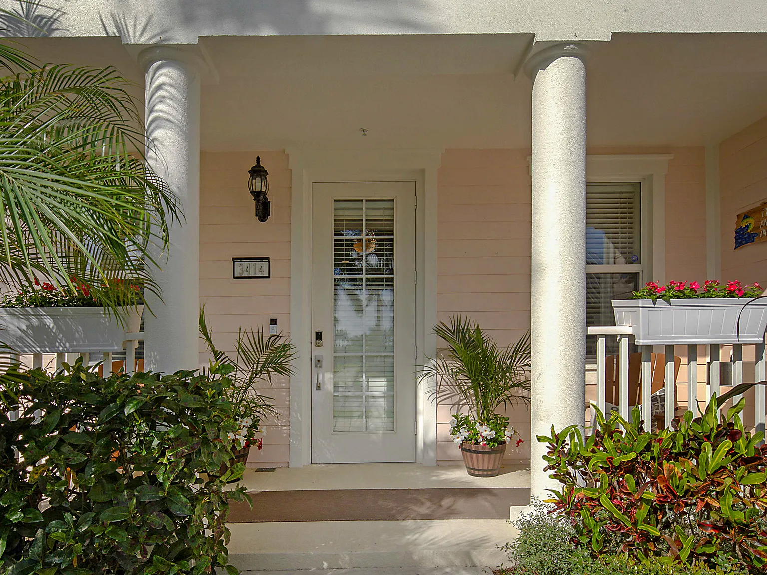 4 bed, 2310 sqft, $4,900 — Photo 2