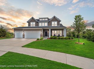 6008 Southridge Rd, East Lansing, MI 48823