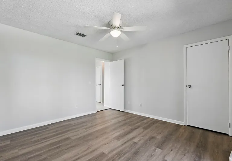 2505 Waters Edge Dr — Photo 13