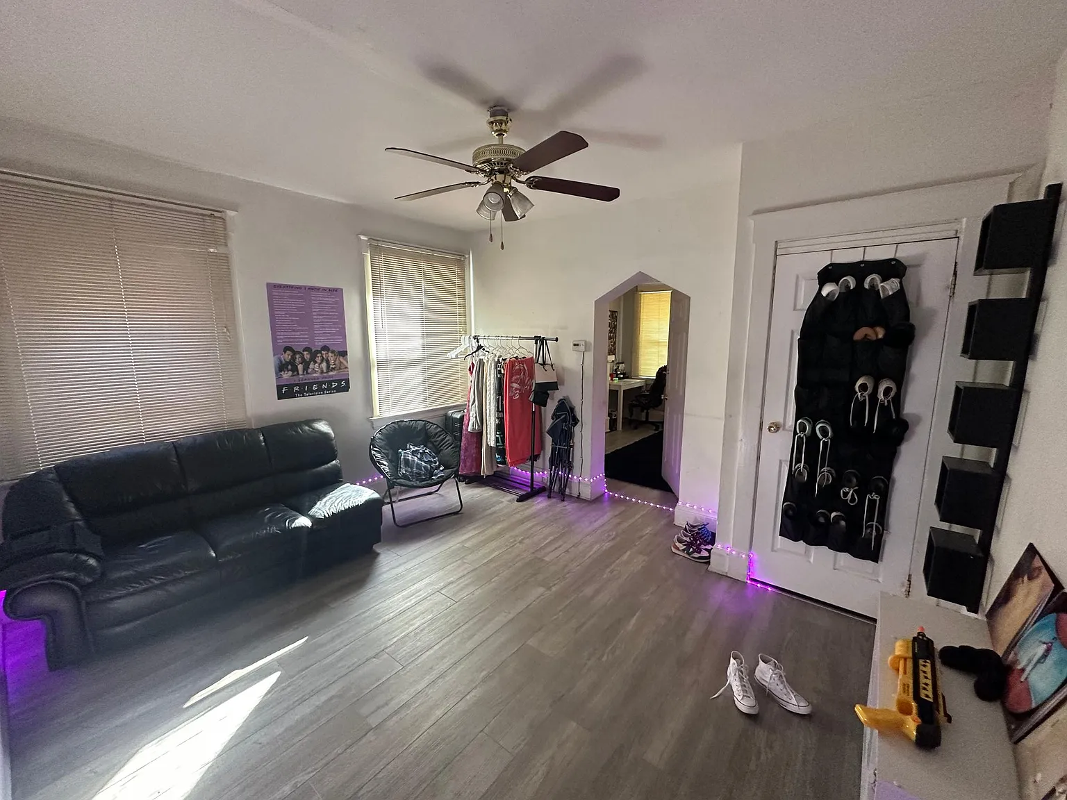 5 bed, $1,995 — Photo 4