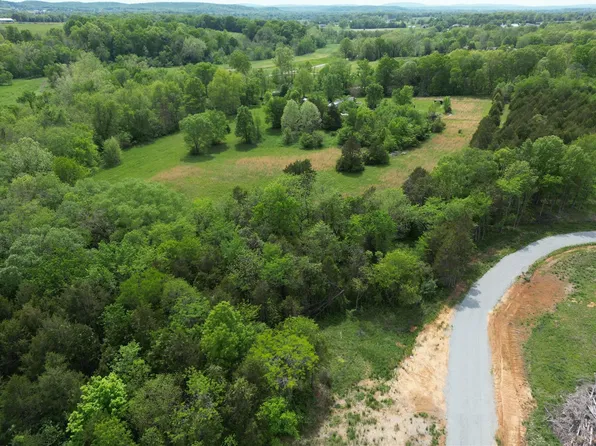 4 Weatherby Ln, Farmington, MO 63640