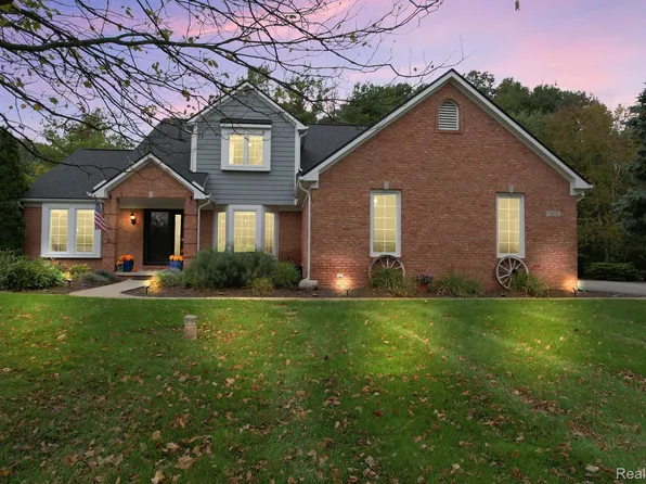 5426 Morningview Ter, Brighton, MI 48114