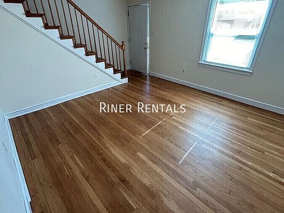 2nd image of 282 E Grattan St