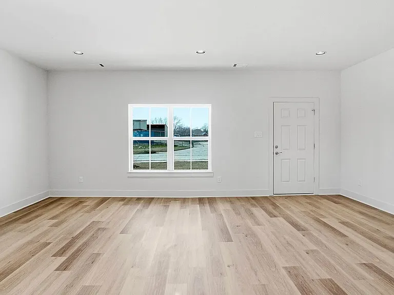 309 Railroad Ave — Photo 14