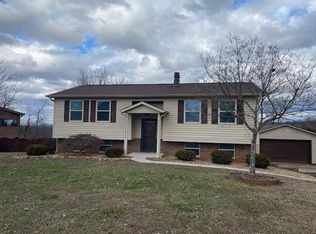 3686 Halifax Cir, Morristown, TN 37813