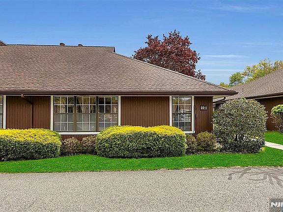 5th image of 22-1 Tamaron Dr