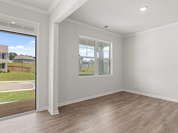 3rd image of 50 Thompson Ct
