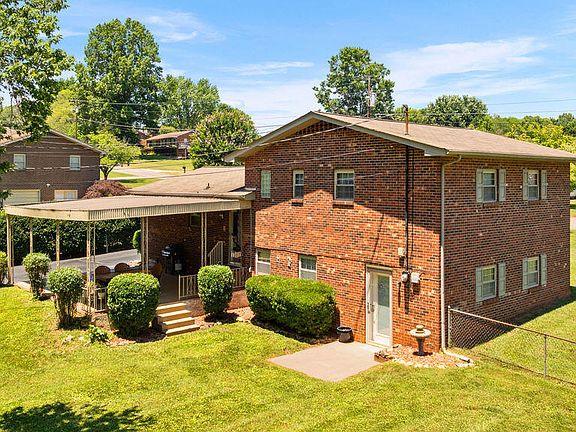 3rd image of 2404 Calloway Cir