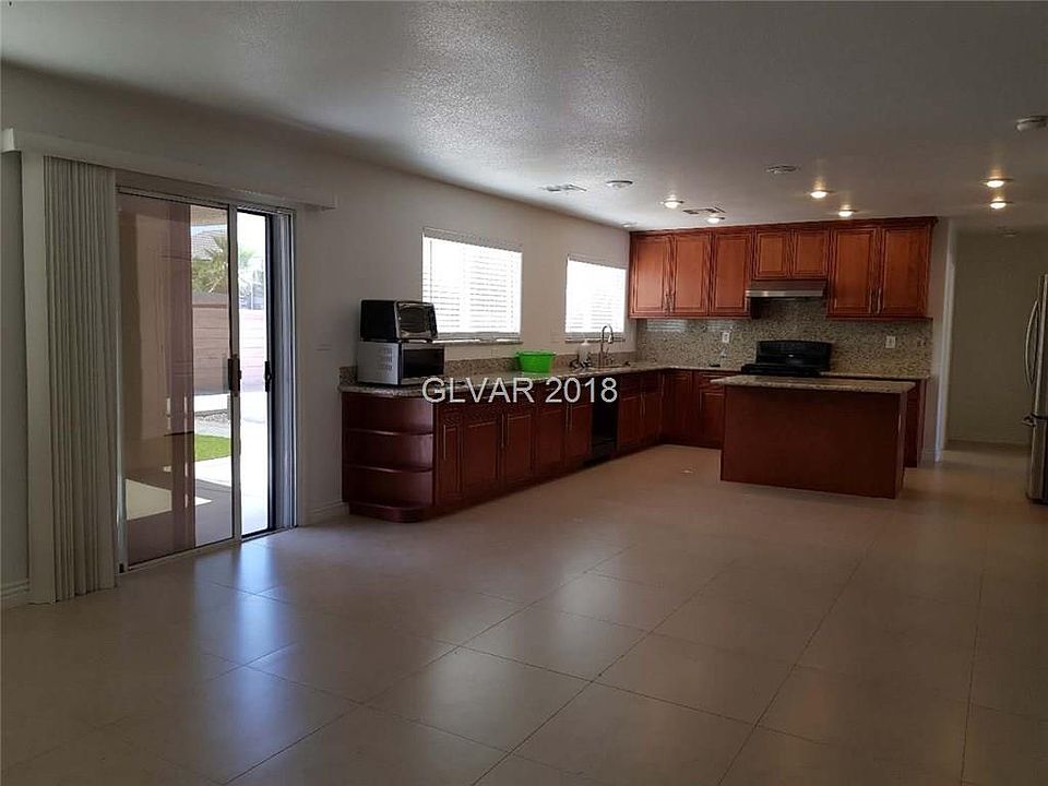 1st image of 11526 Fabiano St