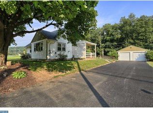 164 Akron Rd, Ephrata, PA 17522