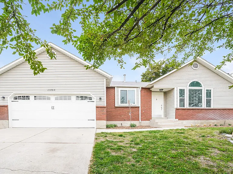11959 Aspen Ridge Rd — Photo 1