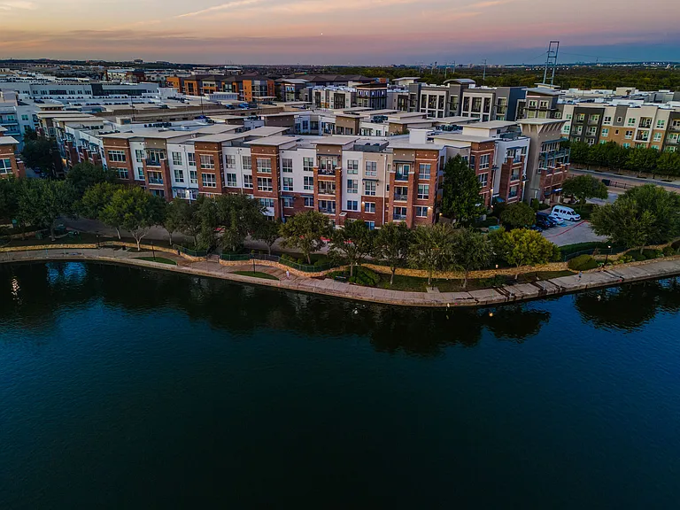 Lakeshore Lofts — Photo 27