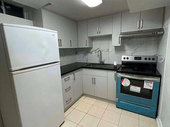 2nd image of 172 Highglen Ave