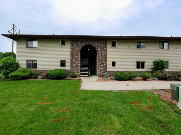 1737 Maricopa Dr APT A, Oshkosh, WI 54904
