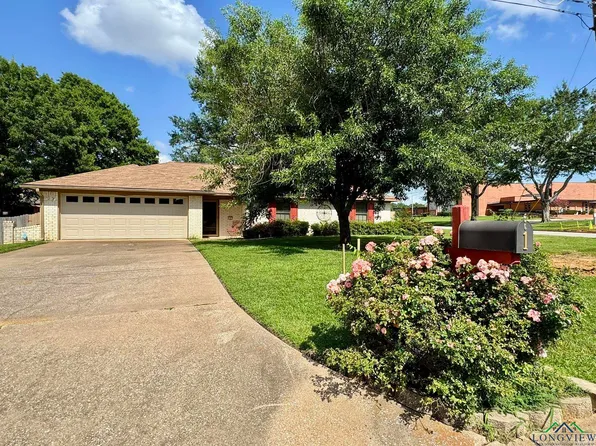 1 Lookout Ct, Longview, TX 75605