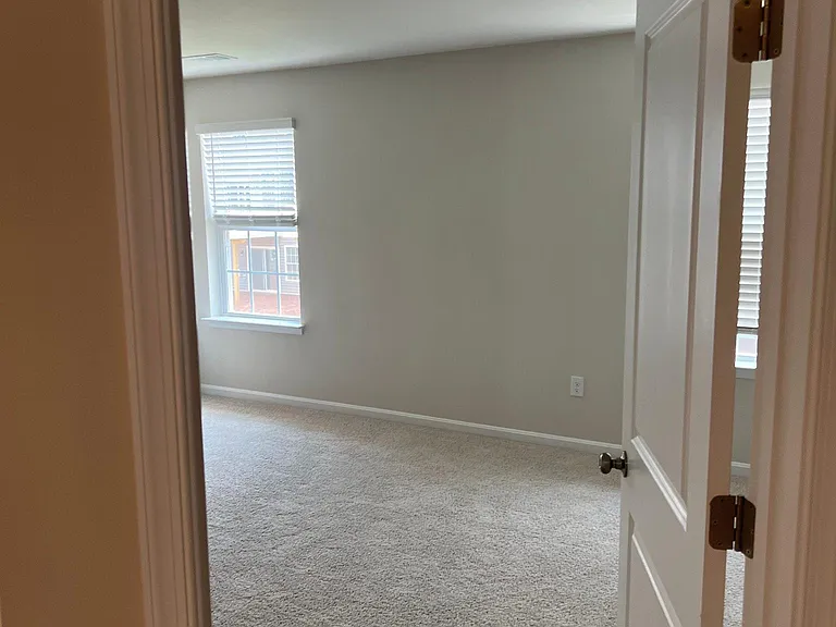 2059 Pomona Way — Photo 16