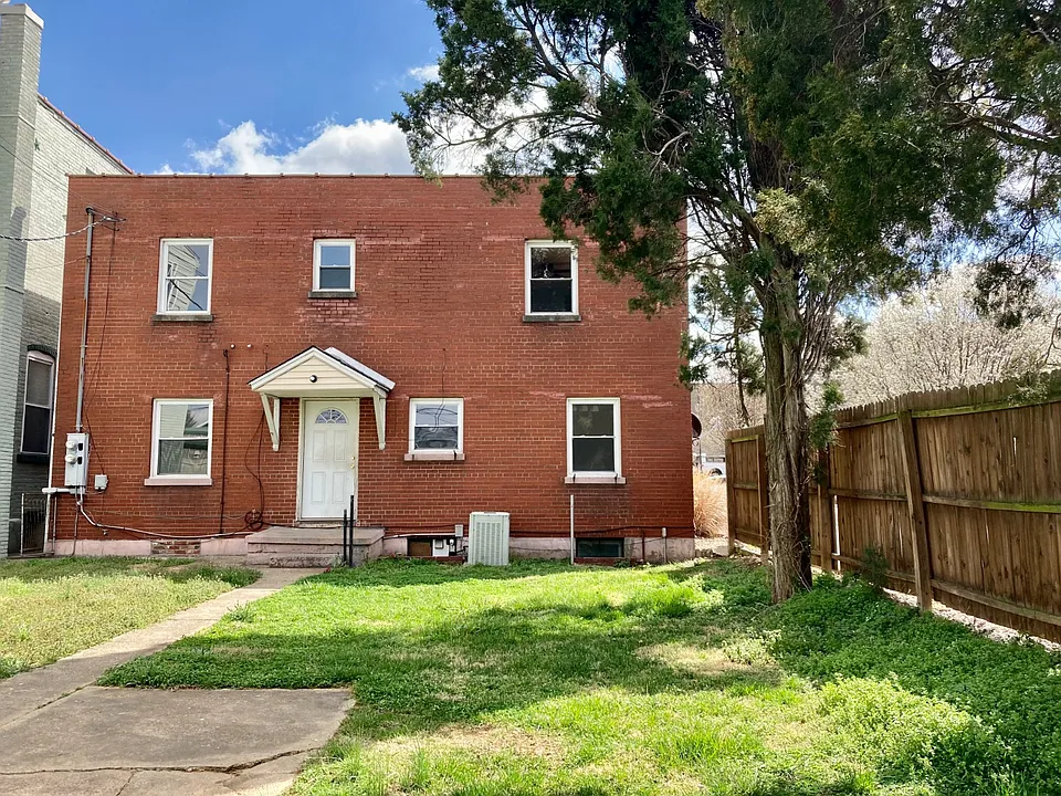 829 Main St