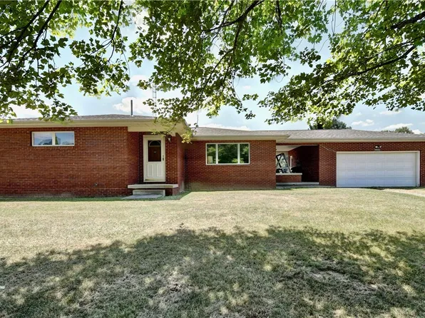 39053 Crestview Rd, Leetonia, OH 44431
