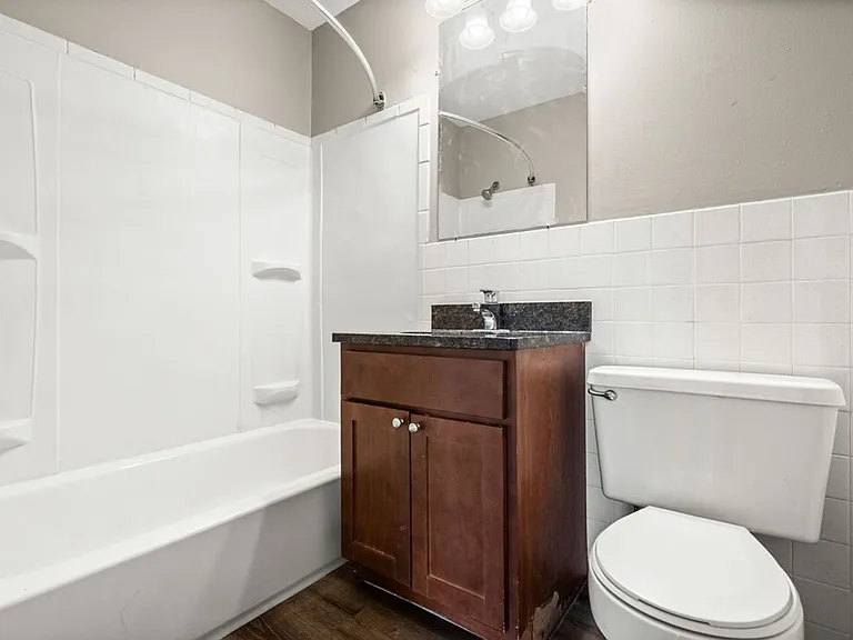Granite City Apartments — Photo 14