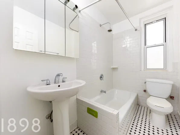 217 Haven Avenue image 3 of 6