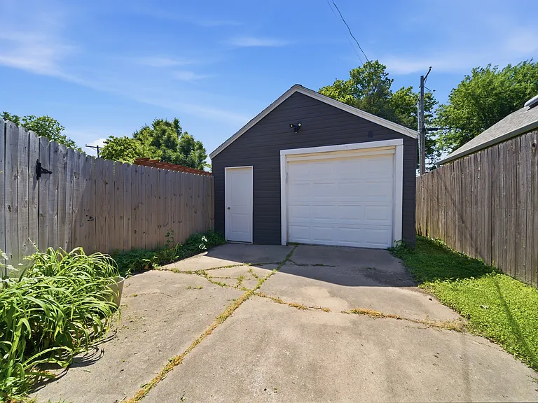 1240 S Birmingham Ave — Photo 28
