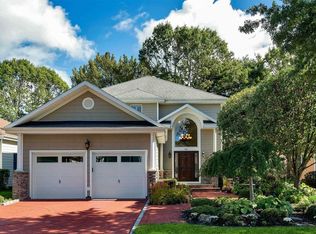 41 Redan Dr, Smithtown, NY