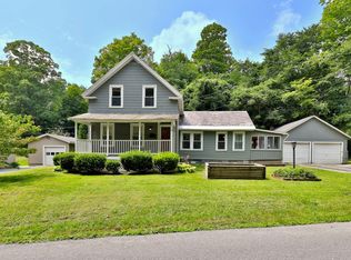 41 Pine St, Proctor, VT 05765