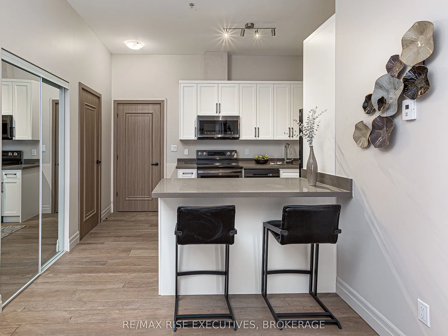 2 bed, $2,575 — Photo 3