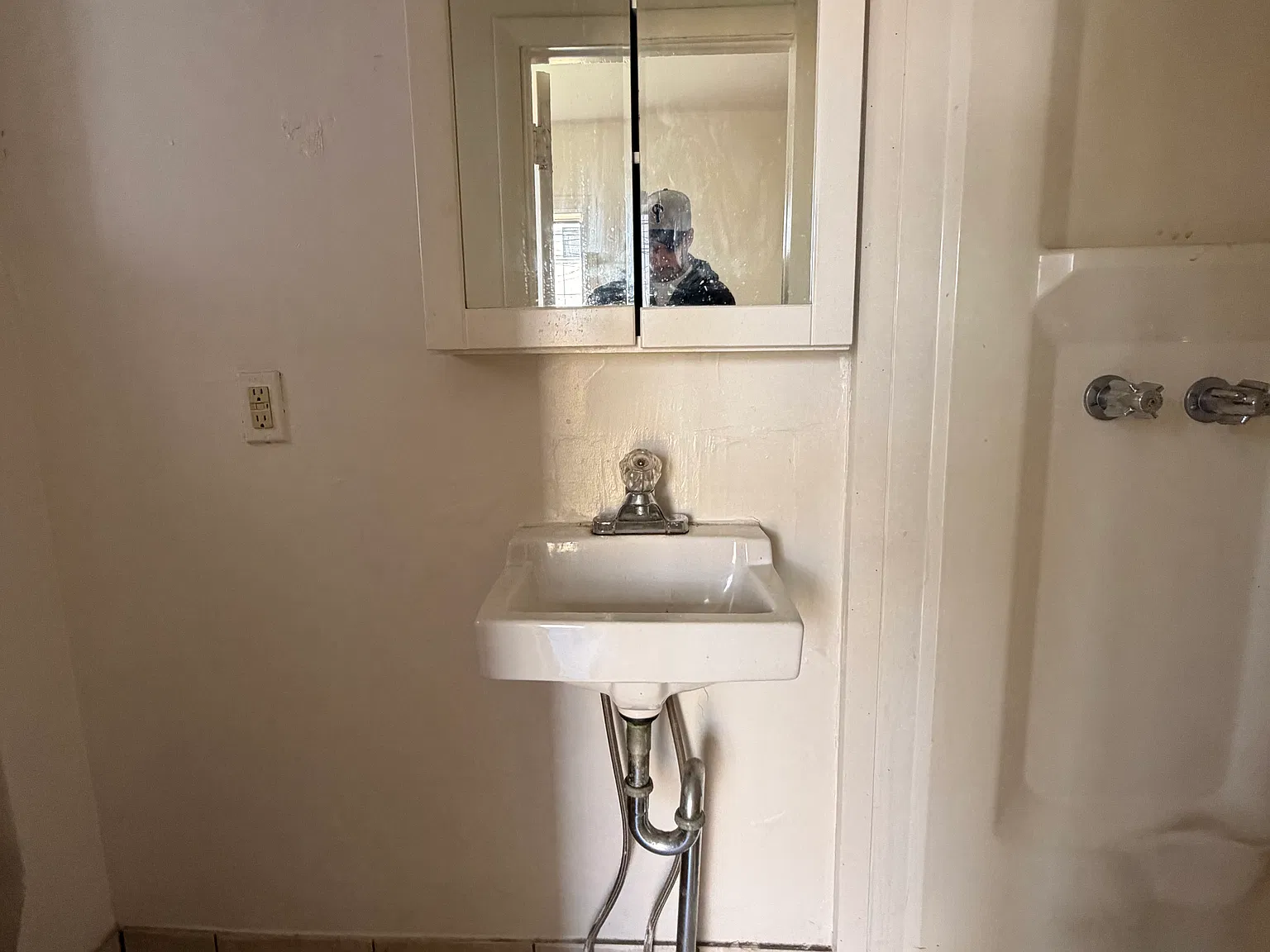 1 bed, 400 sqft, $975 — Photo 4