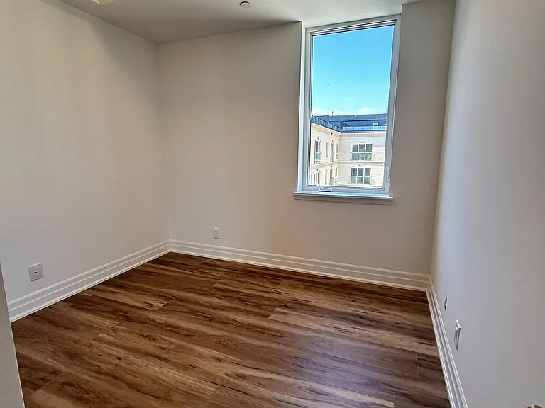 101 Cathedral High St #Penthouse 16 — Photo 4