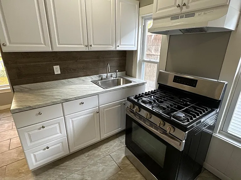 569 Winthrop Ave #2 — Photo 11