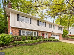 4512 33rd St N, Arlington, VA 22207