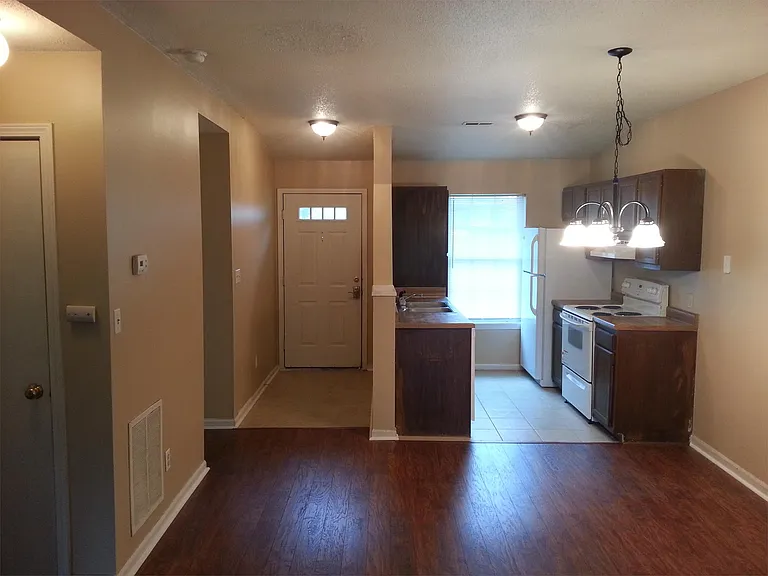 2613 Stewart Dr #C — Photo 1