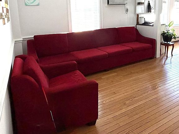 5th image of 411 Elm St