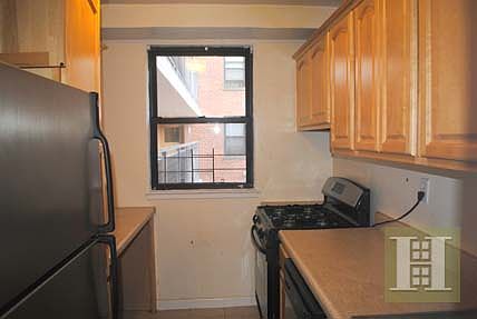 3rd image of 4705 Henry Hudson Pkwy W APT 2J