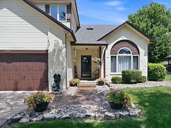 3rd image of 422 N Jaax Ct