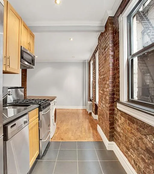 416 E 13th St #3C — Photo 1