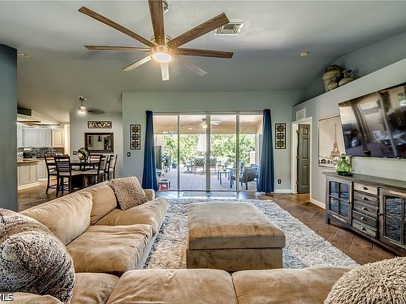 4th image of 3008 SW 3rd Pl