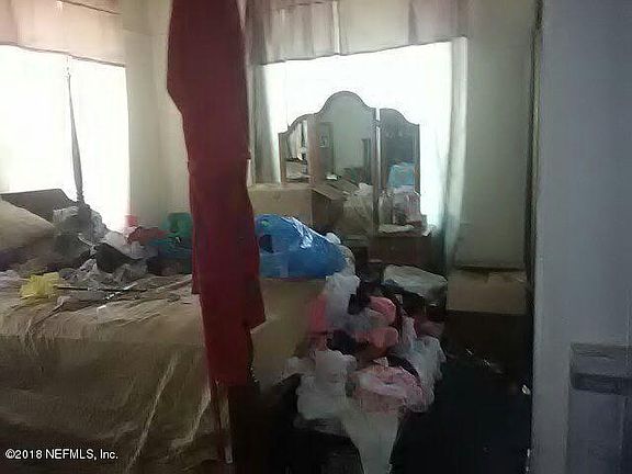 3rd image of 523 Alder St