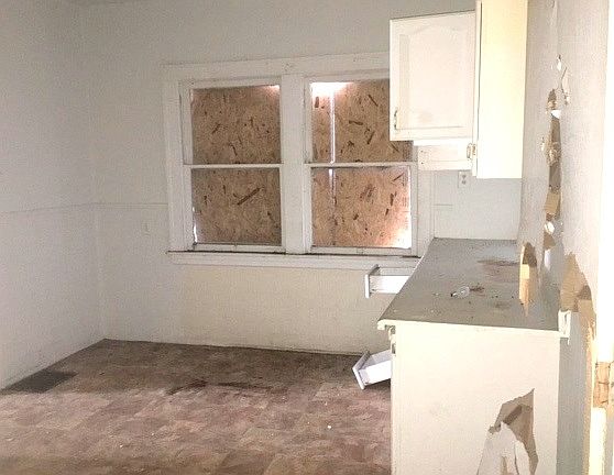 4th image of 2630 Poland St