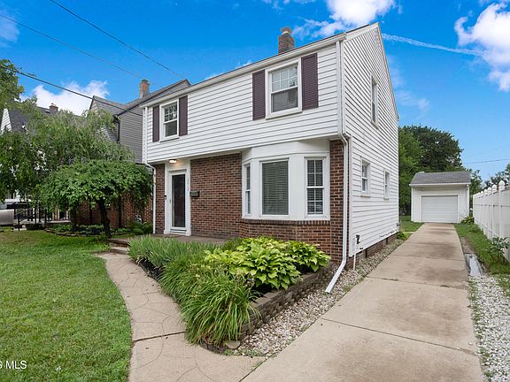 4th image of 3012 Berdan Ave