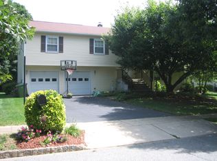 43 Harwich Rd, Phillipsburg, NJ 08865