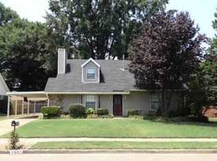 3885 Clover Hill Dr, Memphis, TN 38135