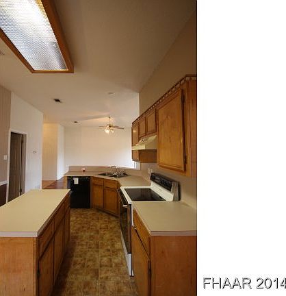 5th image of 1004 Creek St