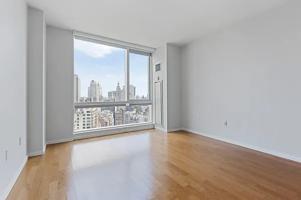 Rented by Nest Seekers International | media 18